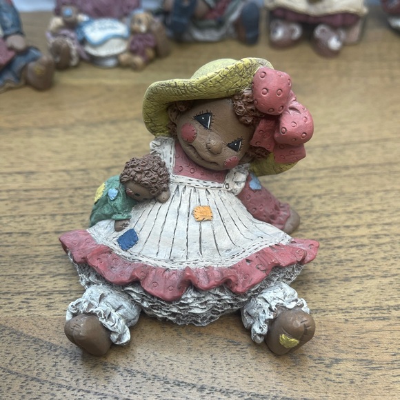 Vintage c.1995 Martha Holcombe Figurine's, God is Love set of 7 - Picture 8 of 14